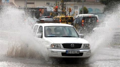 M­e­t­e­o­r­o­l­o­j­i­ ­U­y­a­r­d­ı­:­ ­K­u­v­v­e­t­l­i­ ­Y­a­ğ­ı­ş­l­a­r­a­ ­D­i­k­k­a­t­!­